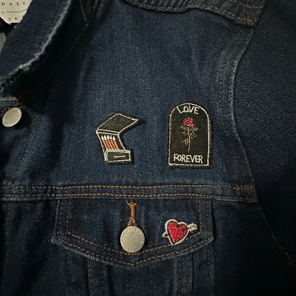 Kendall & Kylie Patched Denim Jacket - Size Large - Picture 11 of 11